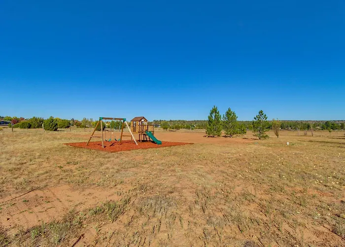1-acre Fenced Yard: Pet-friendly Show Cabin! *