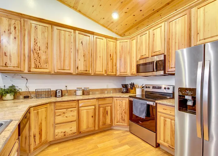 1-acre Fenced Yard: Pet-friendly Show Cabin! Сasa de vacaciones