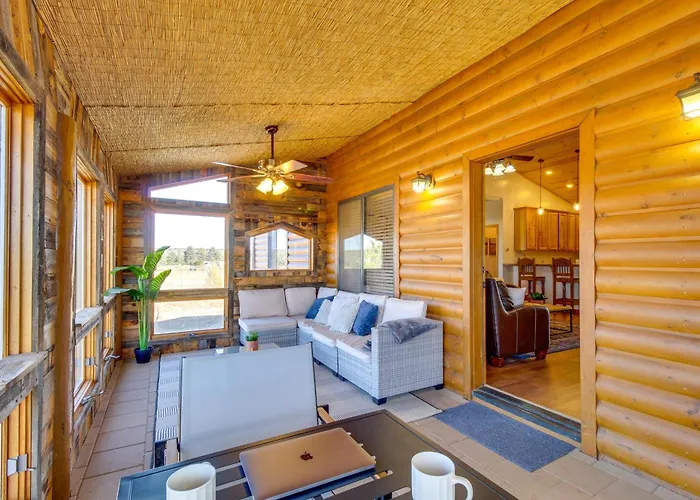 Сasa de vacaciones 1-acre Fenced Yard: Pet-friendly Show Cabin! *