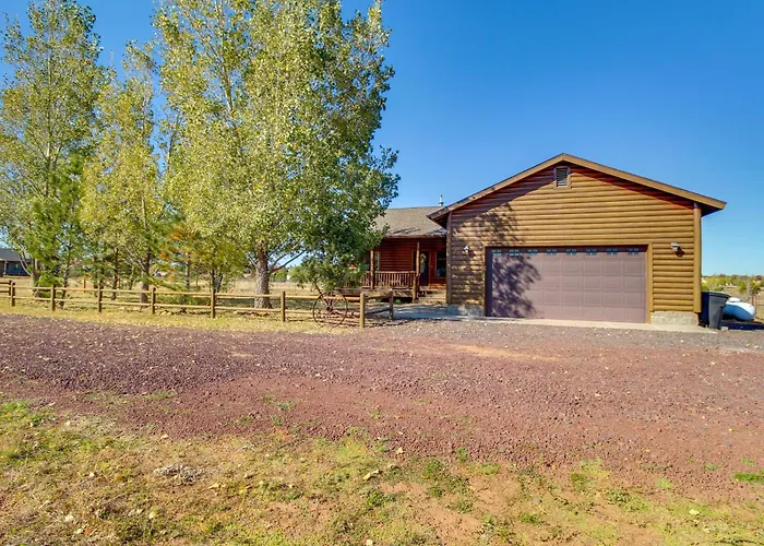 1-acre Fenced Yard: Pet-friendly Show Cabin! * Show Low